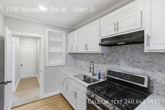 Photo - 1250 Holbrook Terrace NE Unidad ( 2)