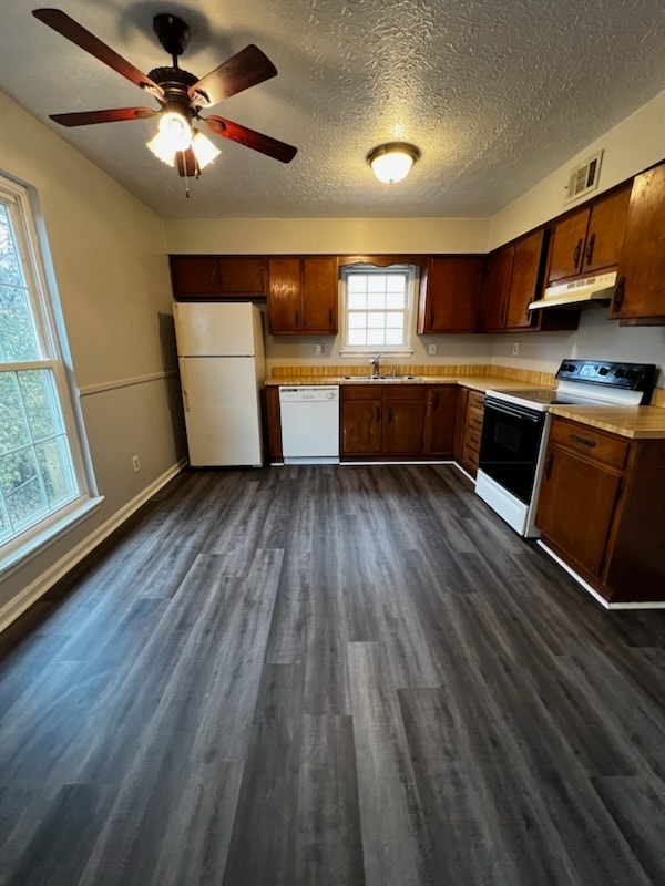 Building Photo - 5505 Baywood Dr Rental