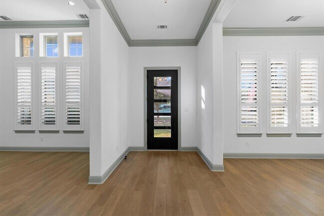 Photo - 16516 Leopold Trail