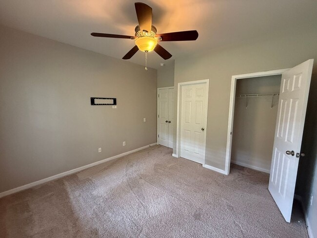 Photo - Spacious 5-Bedroom, 3-Bath Home with Excep...