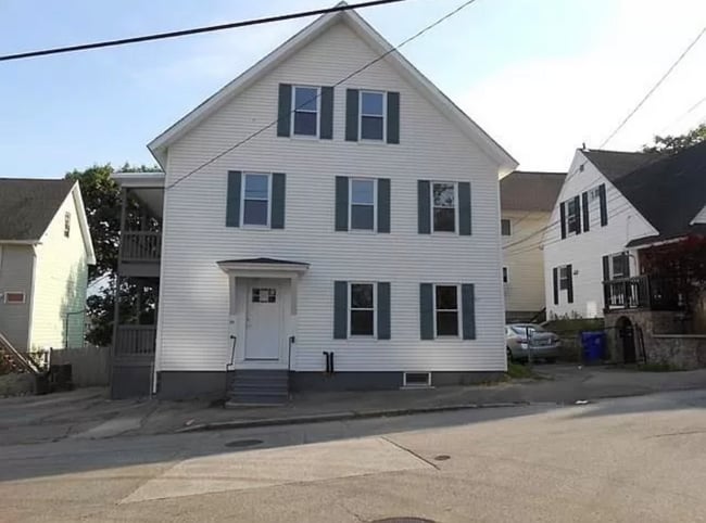 Building Photo - 48 Clinton St