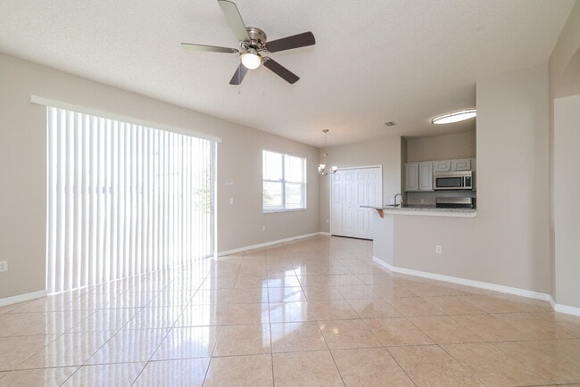 Photo - 418 Bedlington Ct