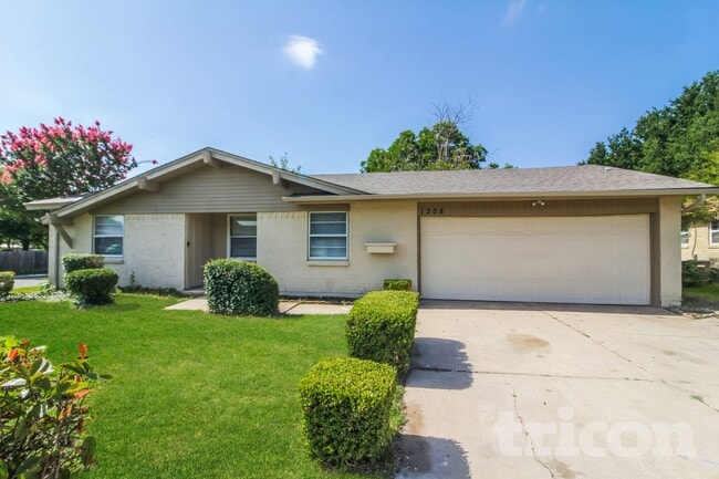 1308 E Timberview Ln