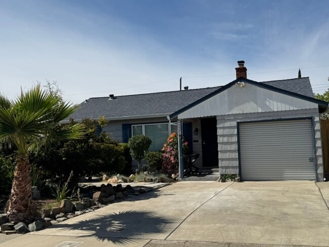 Photo - 2325 25th Ave
