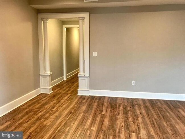 Photo - 4933 Chestnut St