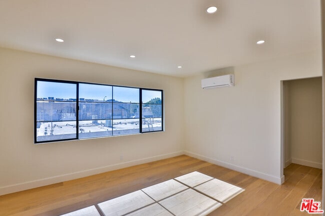 Building Photo - 22227 Pacific Coast Hwy Unit C Rental