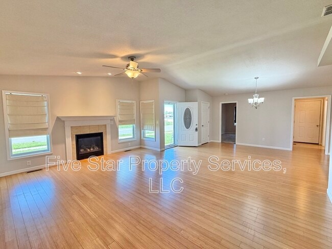 Photo - 1400 School House Ln