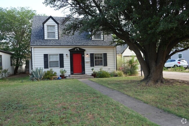 Building Photo - 2312 29th St Rental