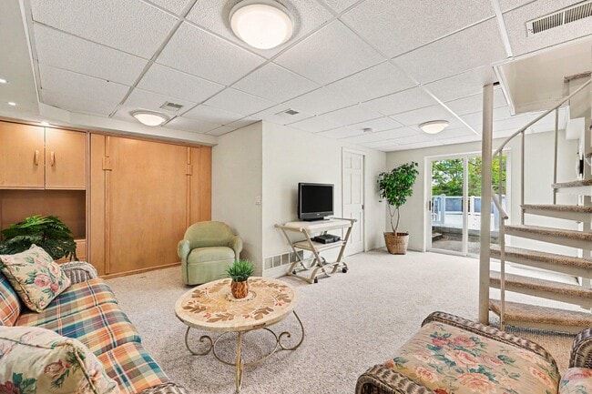 Photo - 9453 Huron St
