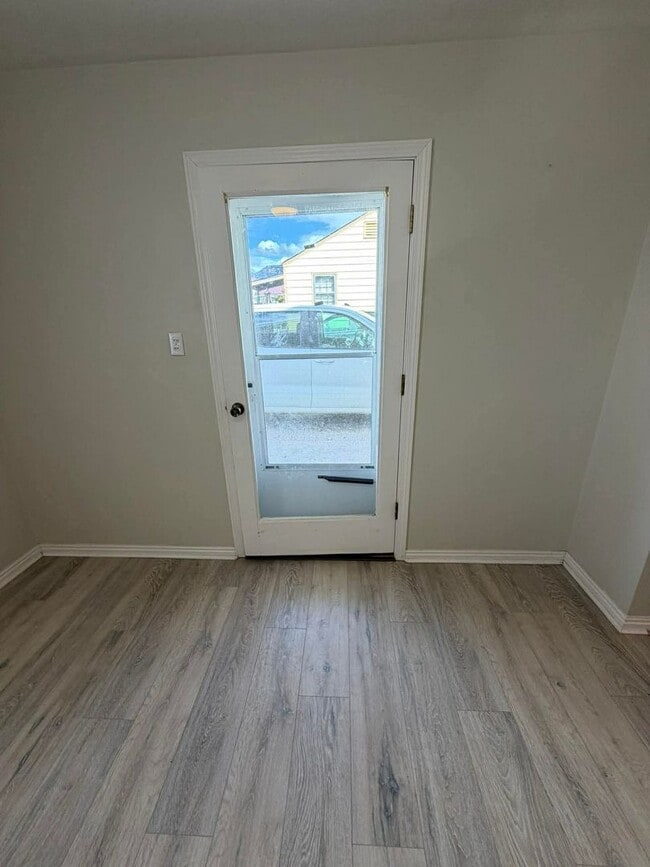 Photo - East Carbon House