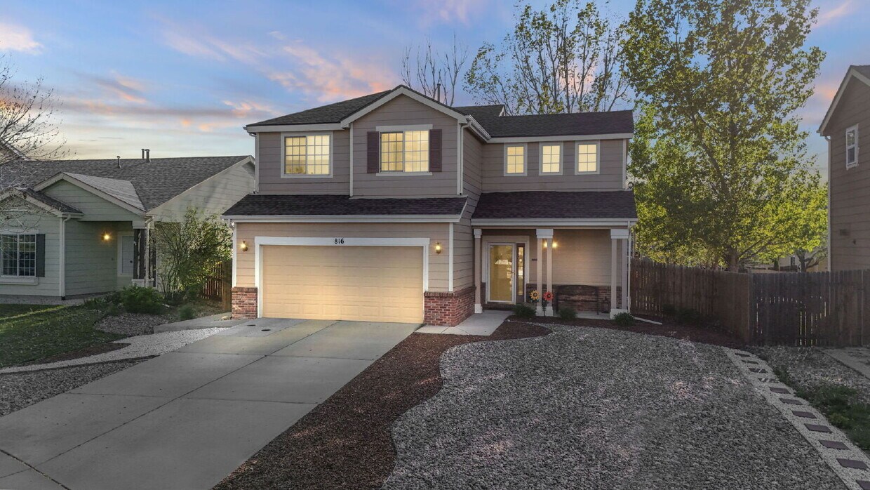 Stylish 3-Bedroom Home with Vaulted Ceilin... - Stylish 3-Bedroom Home with Vaulted Ceilin...
