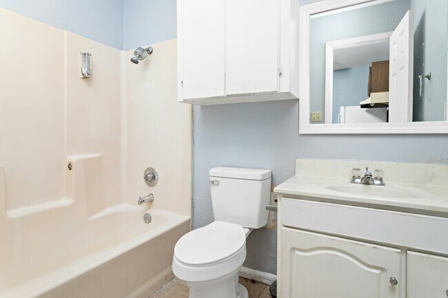 Photo - 1176 Oregon Ave Unidad 2