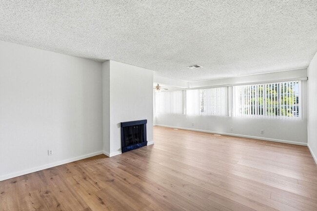 Photo - FIRST FLOOR 2BR + 2BA CONDO IN PASADENA! Unidad 101