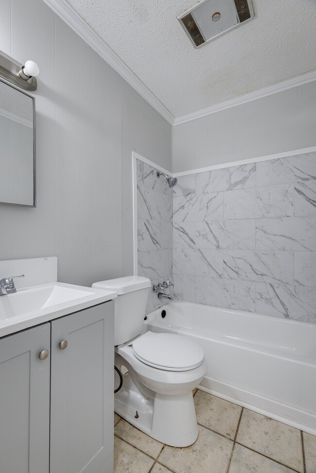 Photo - Savoy apartments Unit 4