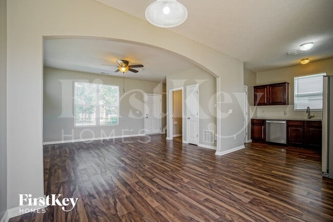 Photo - 5577 Eagle River Dr