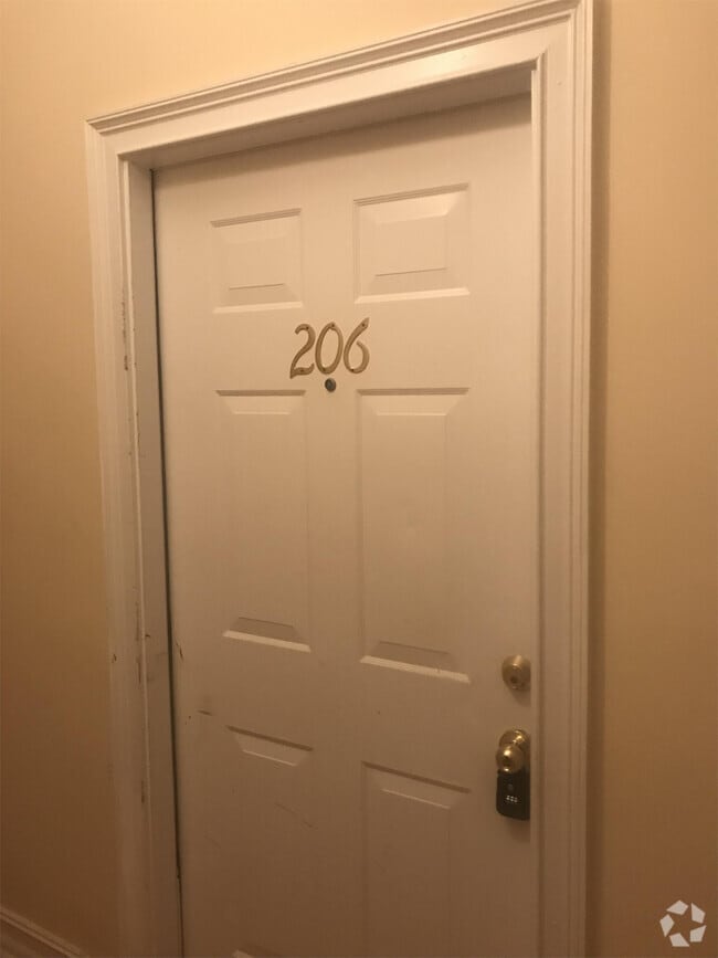 Building Photo - 133 S Hill St Rental