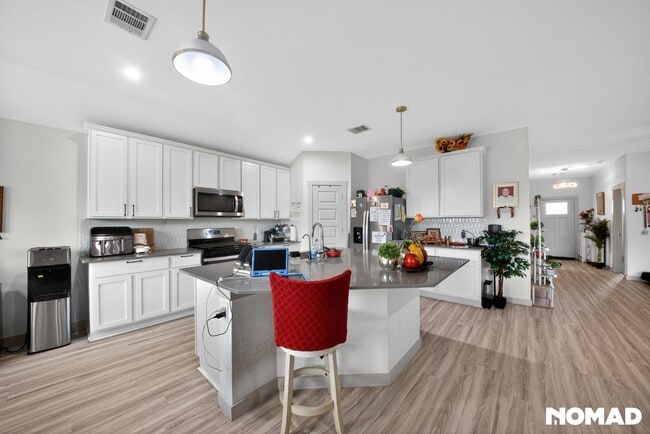 Photo - 1127 Rivertrace Ct