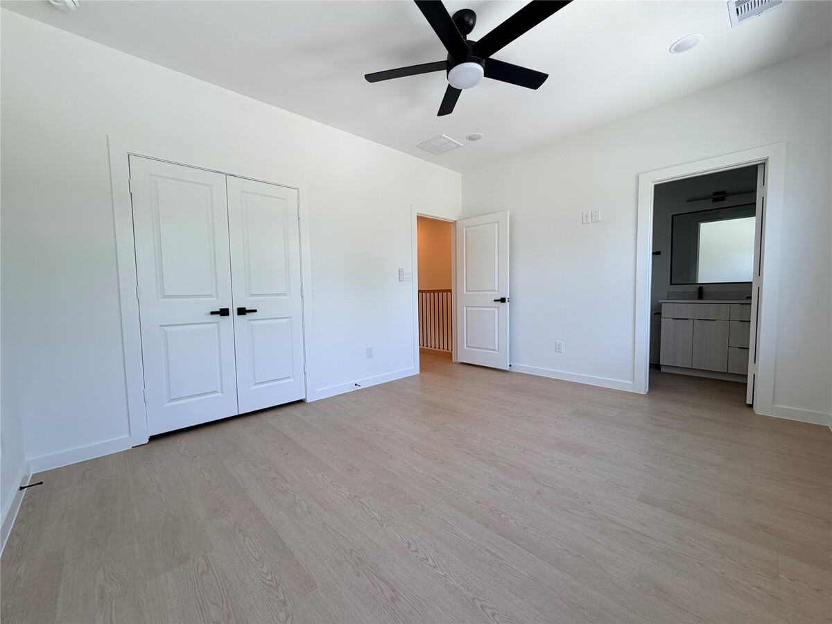 Photo - 1031 North Ln