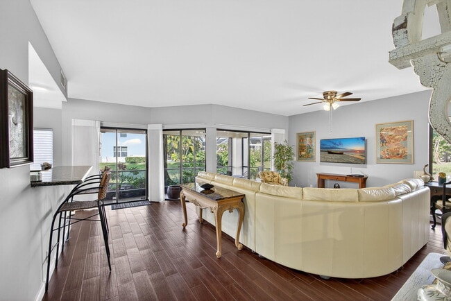 Photo - 107 Waterview Dr