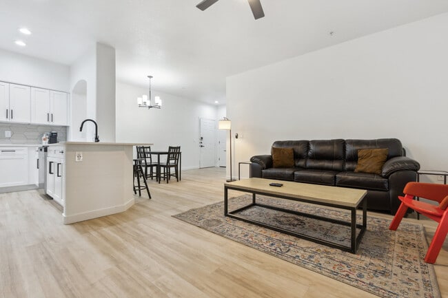 Photo - 9450 W Cabela Dr Unidad ID1055527P