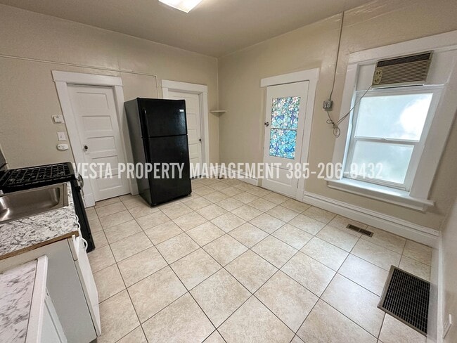 Photo - 538 30th St