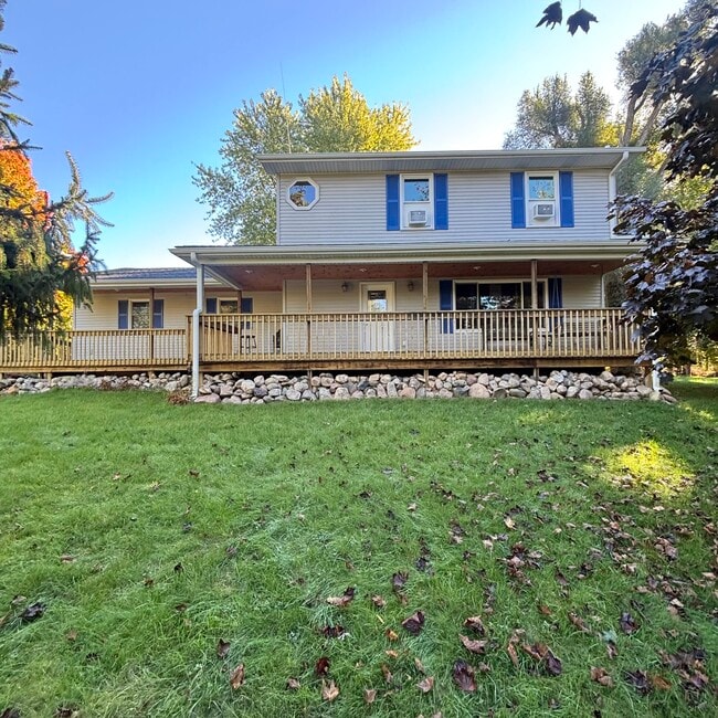 Building Photo - 15205 Wacousta Rd