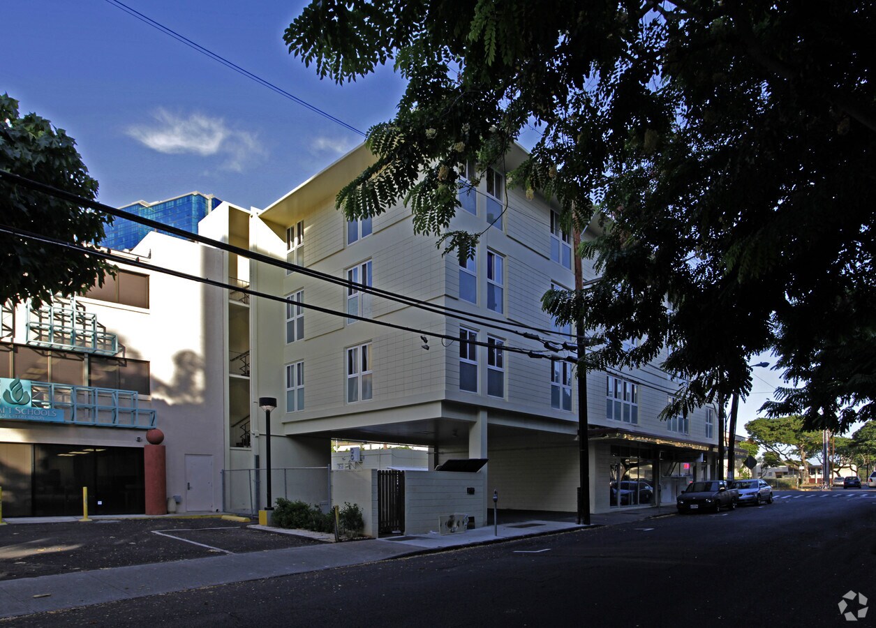 Photo - 1381 Queen Emma St