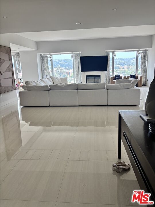 10727 Wilshire Blvd Unit 2002