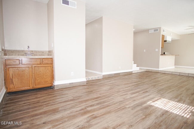 Photo - 1582 Bengal Dr