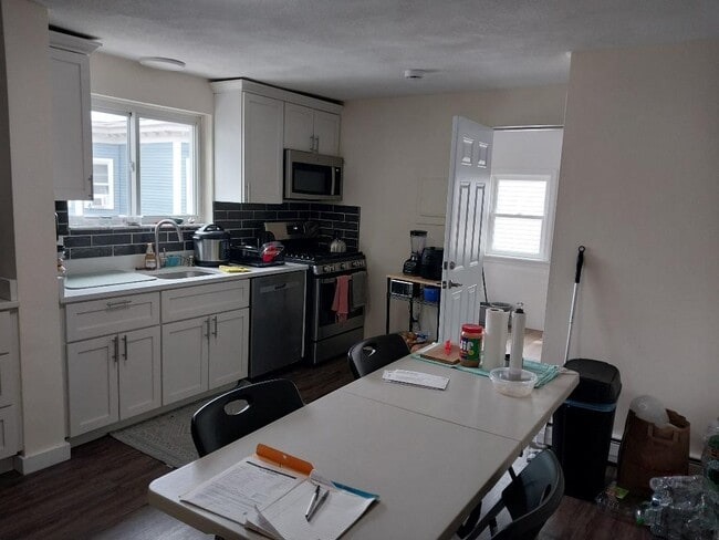 Photo - 35 Fairmont St Unit APT3