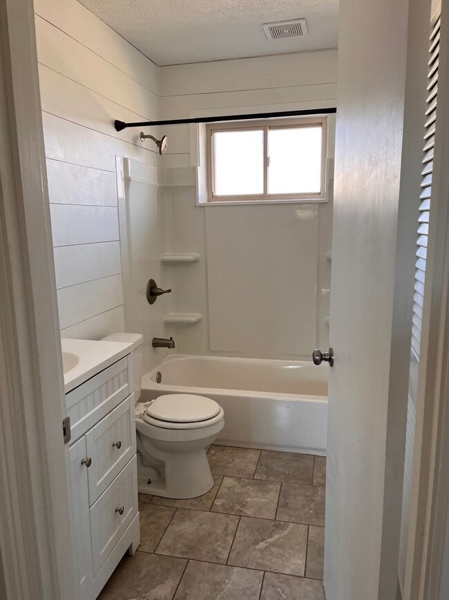 Photo - 1525 Anna Ln