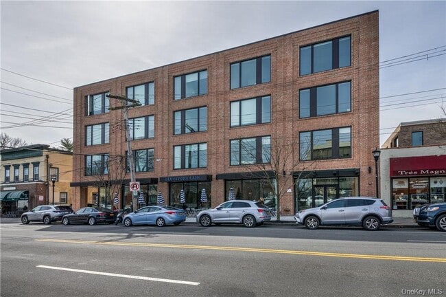 Building Photo - 110 Chatsworth Ave Unit 201