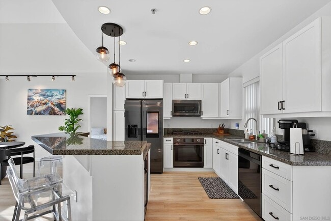 Photo - 555 Front St Unidad 206