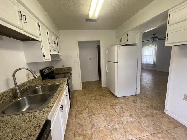 Photo - 1201 Western Ave