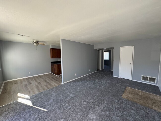 Photo - Warren Park 2 Bedroom Apartment with Balcony Unit 9132 E 10th St- 3