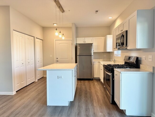 Photo - 855 E Main St Unit 1B