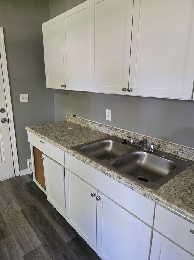 Photo - Nicely Updated 3BD/1BA Ready Now