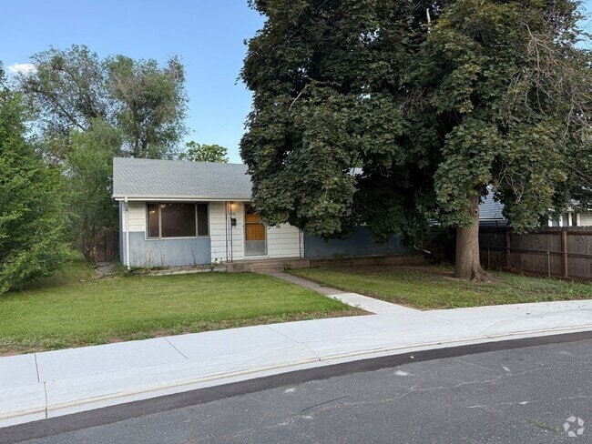 Building Photo - North Central 3 Bedroom Home