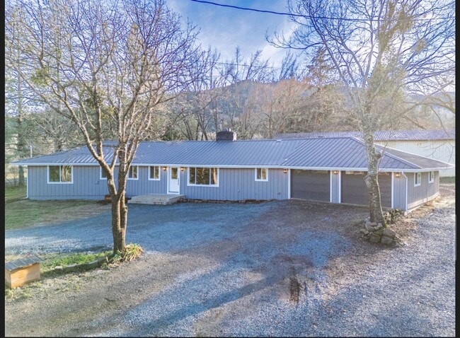 Building Photo - 6208 Dark Hollow Rd Unit #A