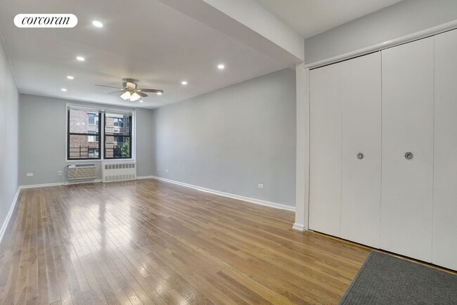 Building Photo - 35-20 Leverich St