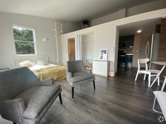 Building Photo - 4405 W Point Loma Blvd Unit HAVEN | Point Loma - 311 Rental