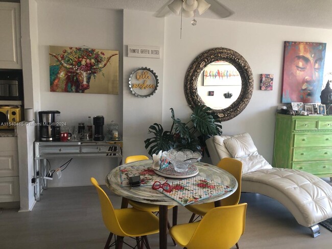 Building Photo - 3199 S Ocean Dr Unit 404 Rental
