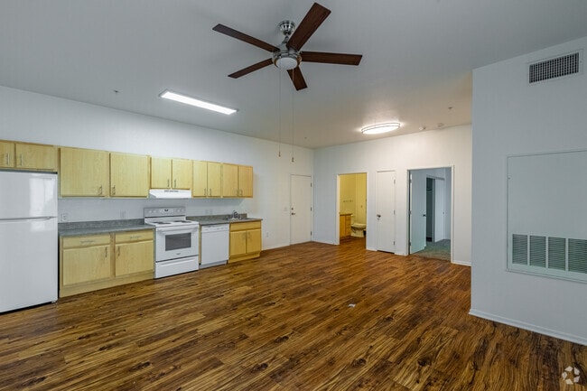 1 BR, 1 BA - 679 SF - College Villas - Senior Community