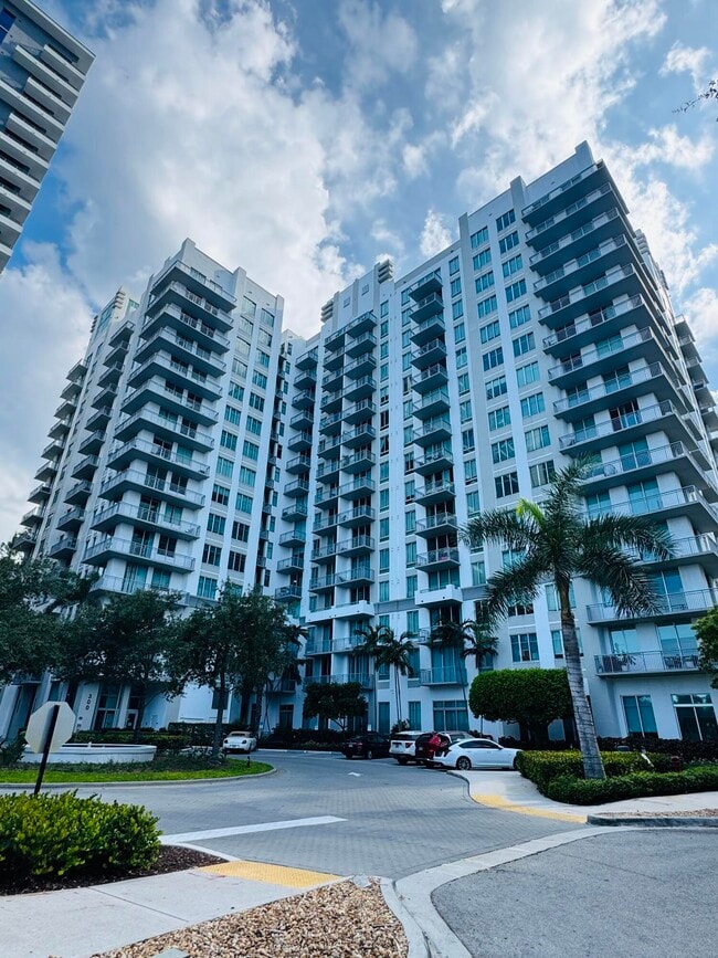 Building Photo - 300 S Australian Ave Unit 702 Rental