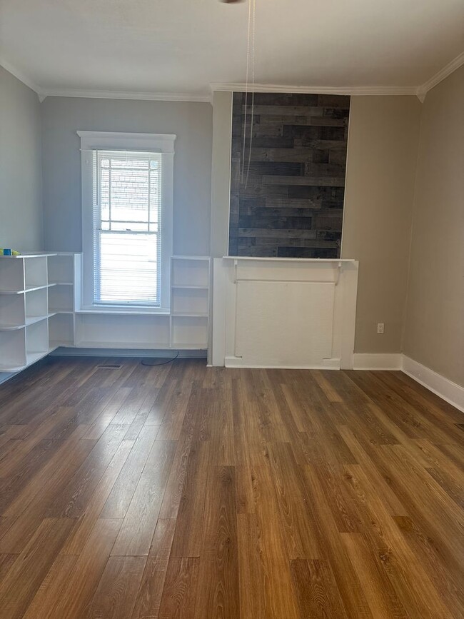 Photo - 312 W King St