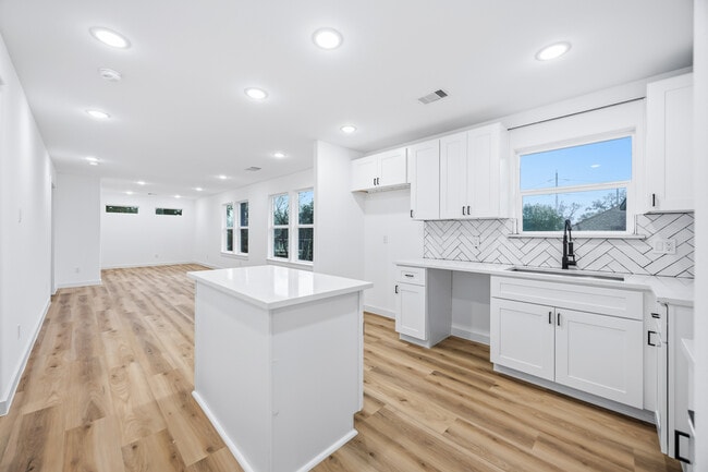 Photo - 9316 Sundown Dr