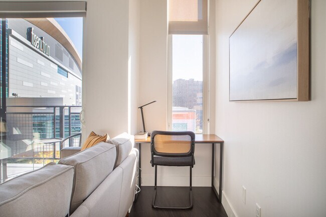 Photo - 550 W Juneau Ave Unit ID1379025P