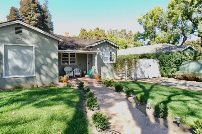 Building Photo - Willow Glen Classic