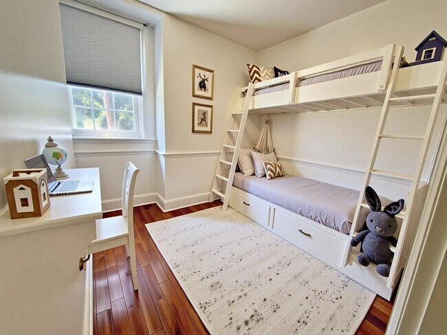 Photo - 702 W King St Unidad Apt 3