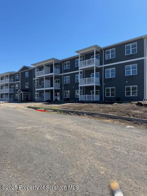 Photo - 402 Circle Dr